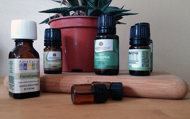 essential-oil-1544439_640